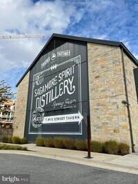 3006 Larue Square E photo'