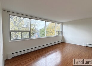 140 Springhurst Ave in Toronto, ON - Building Photo - Building Photo