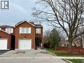 4313 Lee Dr in Mississauga, ON - Building Photo