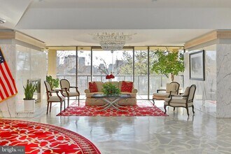 1101 S Arlington Ridge Rd, Unit 705 in Arlington, VA - Building Photo - Building Photo