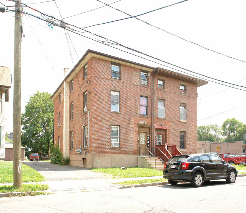 30-32 Squire St in Hartford, CT - Building Photo