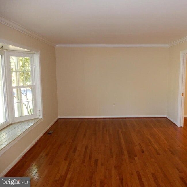 7014 Maple Tree Ln in West Springfield, VA - Building Photo - Building Photo
