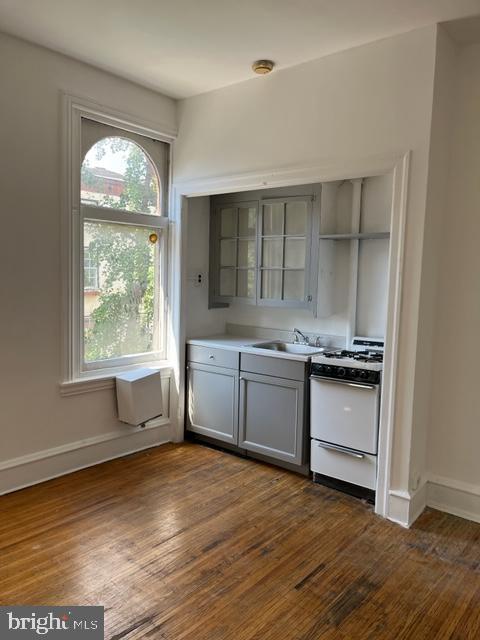 423 S 15th St in Philadelphia, PA - Building Photo - Building Photo