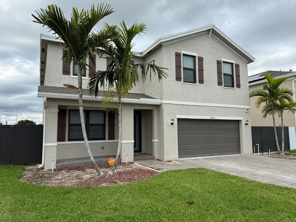 27132 SW 132 Ct Rd in Homestead, FL - Building Photo