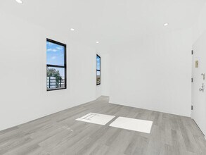 27 Cliff St in Yonkers, NY - Building Photo - Building Photo