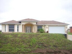 2423 NW 8th Pl in Cape Coral, FL - Building Photo