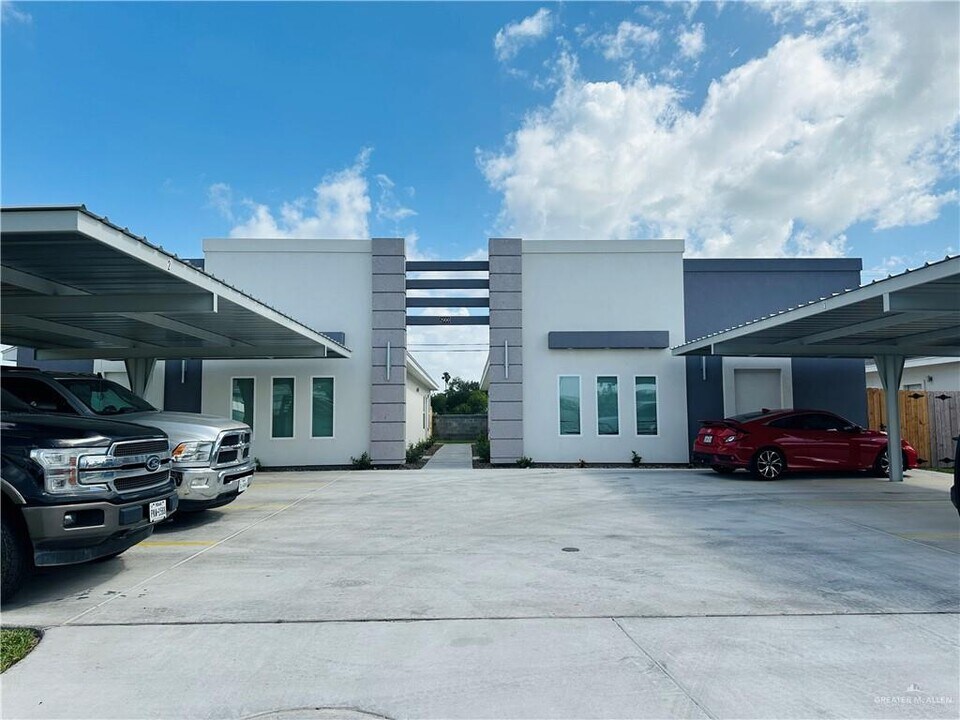 2900 W Kenwood St in Edinburg, TX - Building Photo