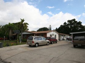 4413 19th Street Cir W in Bradenton, FL - Building Photo