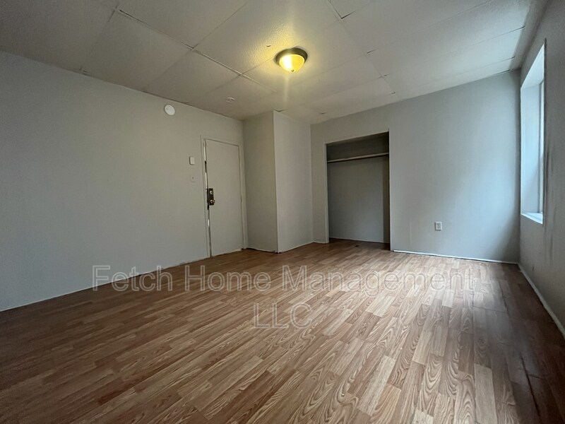 117 E Main St in New Holland, PA - Building Photo