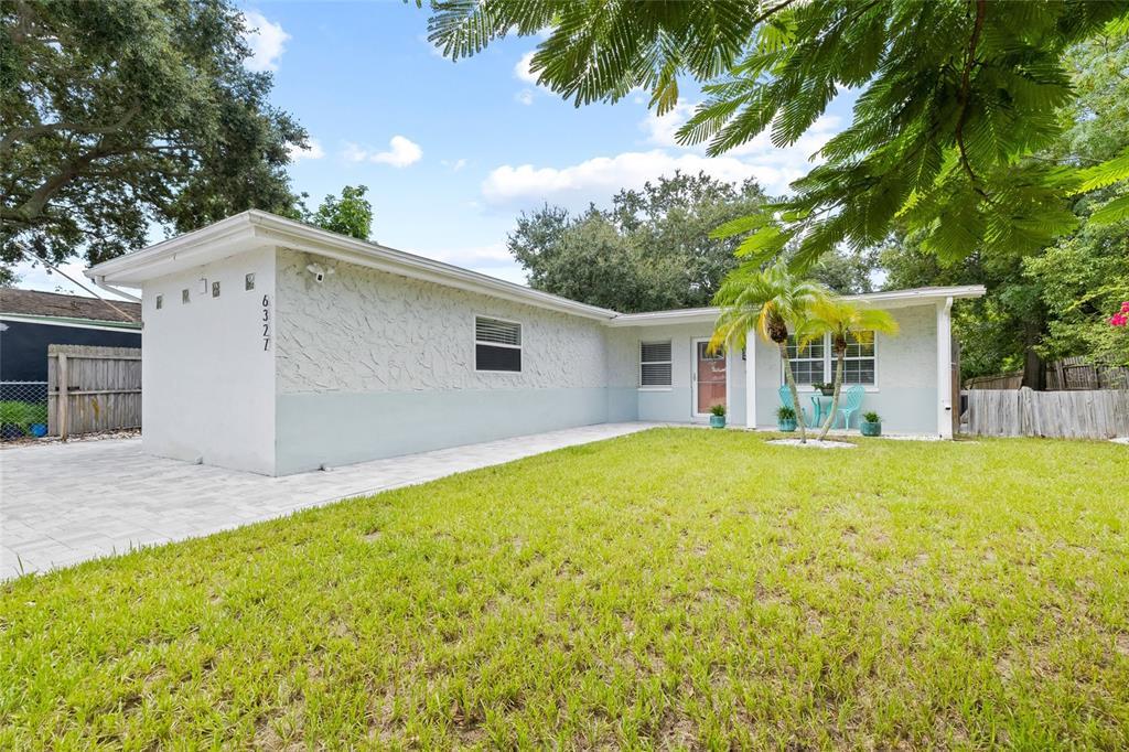 6327 S Renellie Ct in Tampa, FL - Building Photo