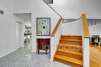 2 Carlyle Dr in Glen Cove, NY - Building Photo - Building Photo