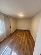 2825 Collins St in Rockford, IL - Building Photo - Building Photo
