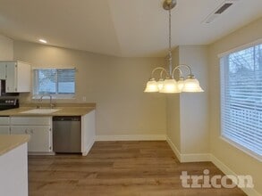 15413 NE 47th Cir in Vancouver, WA - Foto de edificio - Building Photo