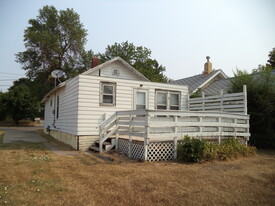 1216 6th Ave NE in Minot, ND - Building Photo - Building Photo