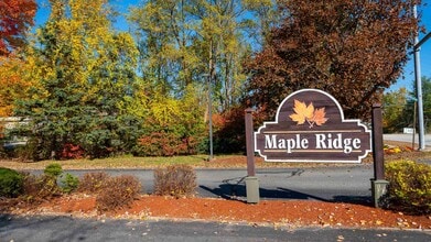 2 Maple Ridge Dr in Merrimack, NH - Building Photo - Building Photo