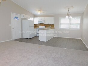911 Tipperary Dr in Greensboro, NC - Building Photo - Building Photo