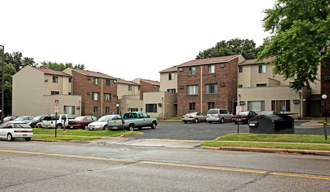 Sherman Forbes Apartments in St. Paul, MN - Foto de edificio - Building Photo