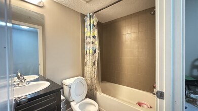 7110-380 80 Ave NE in Calgary, AB - Building Photo - Building Photo