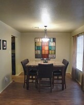 2906 Silver Spur Cir, Unit C in Bryan, TX - Building Photo