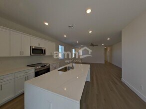 905 English Primrose St in Henderson, NV - Building Photo - Building Photo