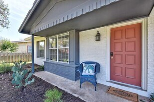 313 Rowland Dr in Austin, TX - Building Photo