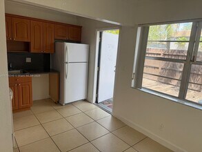 4701 NW 9th Dr in Plantation, FL - Building Photo - Building Photo