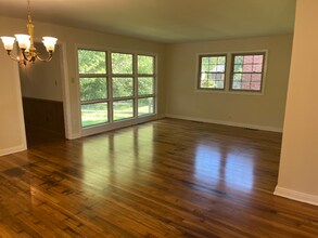 320 Hampton Dr in Danville, VA - Building Photo - Building Photo