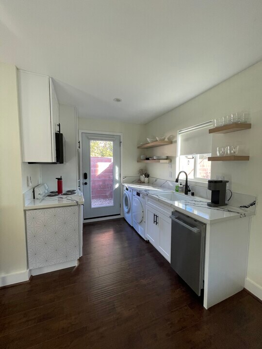 17432 Covello St, Unit 17432 in Van Nuys, CA - Building Photo