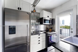 360 Meridian Ave in Miami Beach, FL - Building Photo - Building Photo