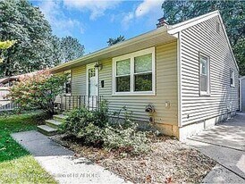 331 W Saginaw St in East Lansing, MI - Building Photo