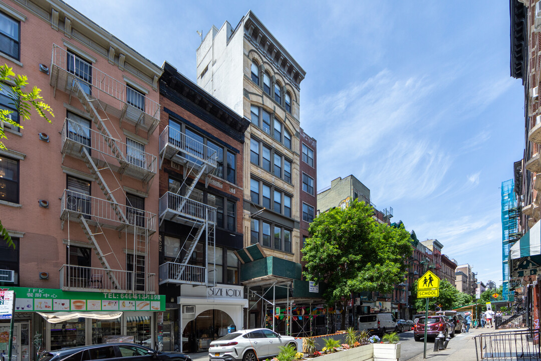 17 Orchard St in New York, NY - Building Photo