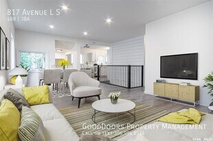 817 Avenue L S in Saskatoon, SK - Building Photo