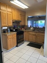 8136 Bellingham Ave in North Hollywood, CA - Foto de edificio - Building Photo