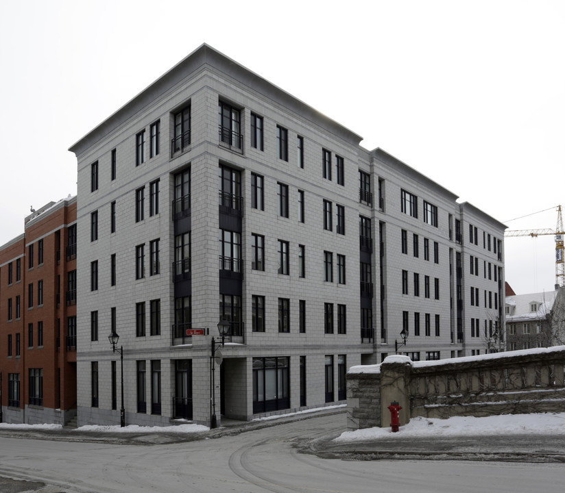 The Royer St-Claude in Montréal, QC - Building Photo