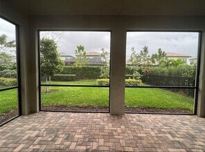 4534 Pinehurst Trl W in Oakland Park, FL - Foto de edificio - Building Photo