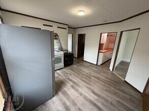 73 Esther St, Unit 3 in Worcester, MA - Building Photo - Building Photo