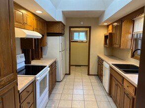 2140 E Wornall Pl in Springfield, MO - Building Photo - Building Photo