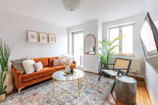 209 W 20th St in New York, NY - Building Photo