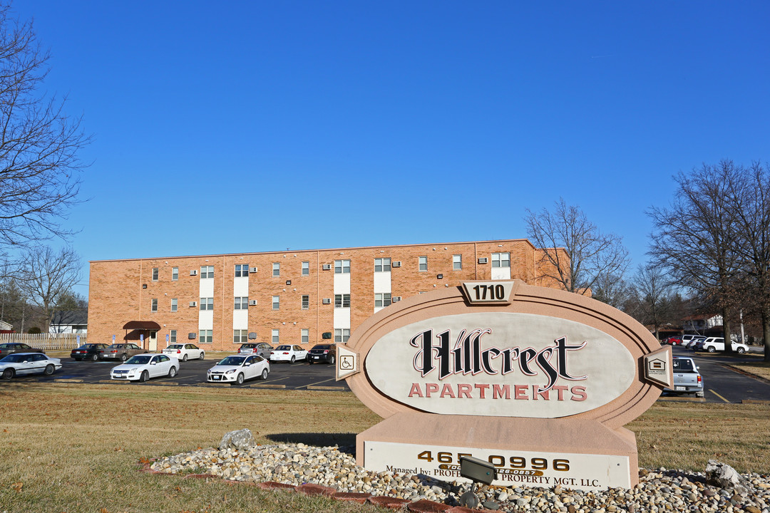 Hillcrest Apartments in Alton, IL - Building Photo