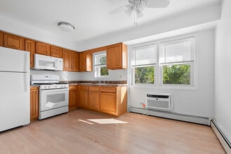 7121 W 110th St in Worth, IL - Building Photo - Building Photo