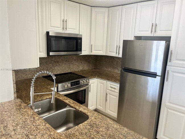 property at 200 Palm Cir W