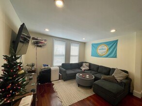 145 L St, Unit 3 in Boston, MA - Building Photo - Building Photo