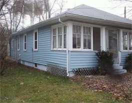 138 S Oakland Ave in Mishawaka, IN - Building Photo