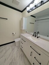 20963 Timber Ridge Ter, Unit 301 in Ashburn, VA - Foto de edificio - Building Photo