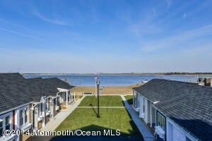 54-58 5th St in Highlands, NJ - Building Photo