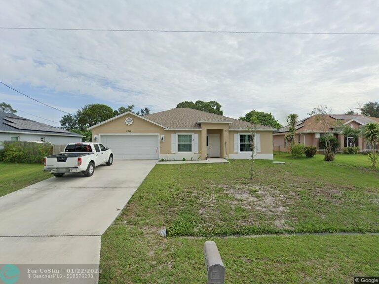 2019 SW Bellevue Ave in Port St. Lucie, FL - Foto de edificio