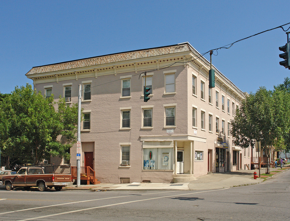 78-86 Academy St in Poughkeepsie, NY - Foto de edificio