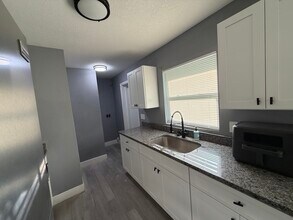 830 Wooden Blvd in Orlando, FL - Foto de edificio - Building Photo