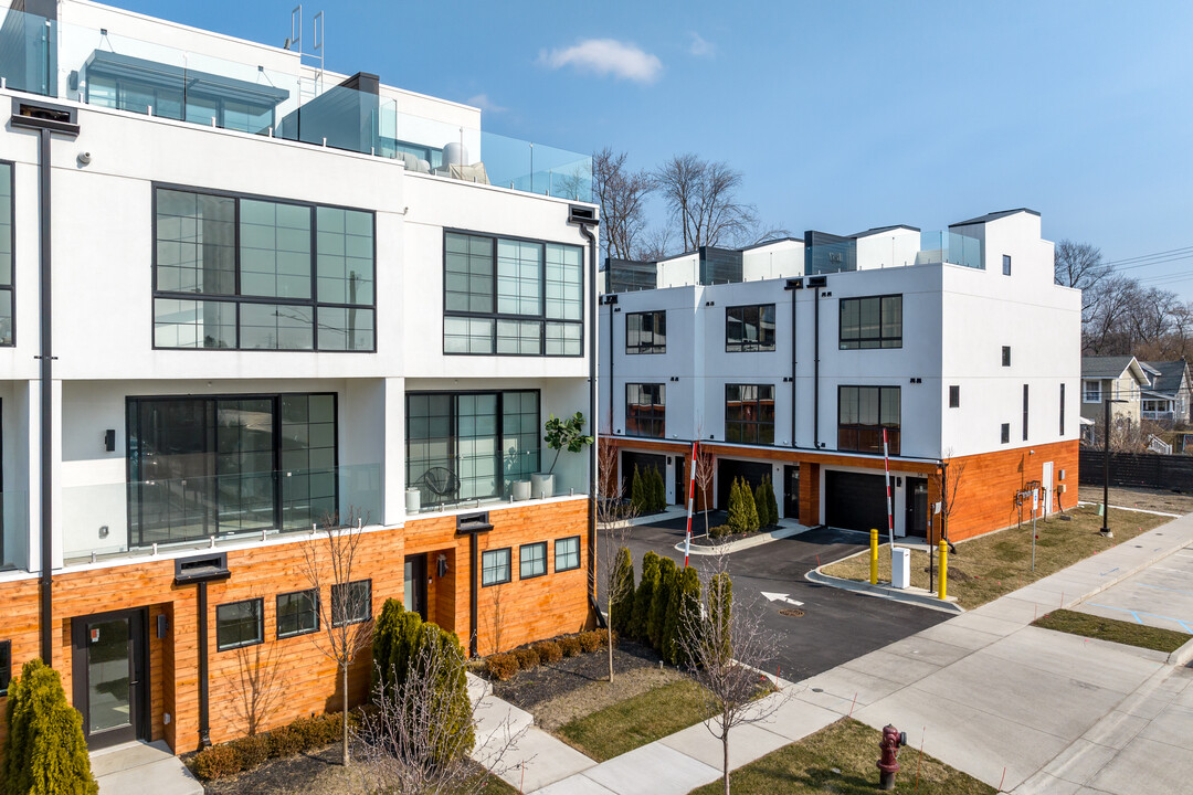 The Harrison in Royal Oak, MI - Foto de edificio