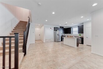 1024 Via Panfilo Ave in Henderson, NV - Building Photo - Building Photo